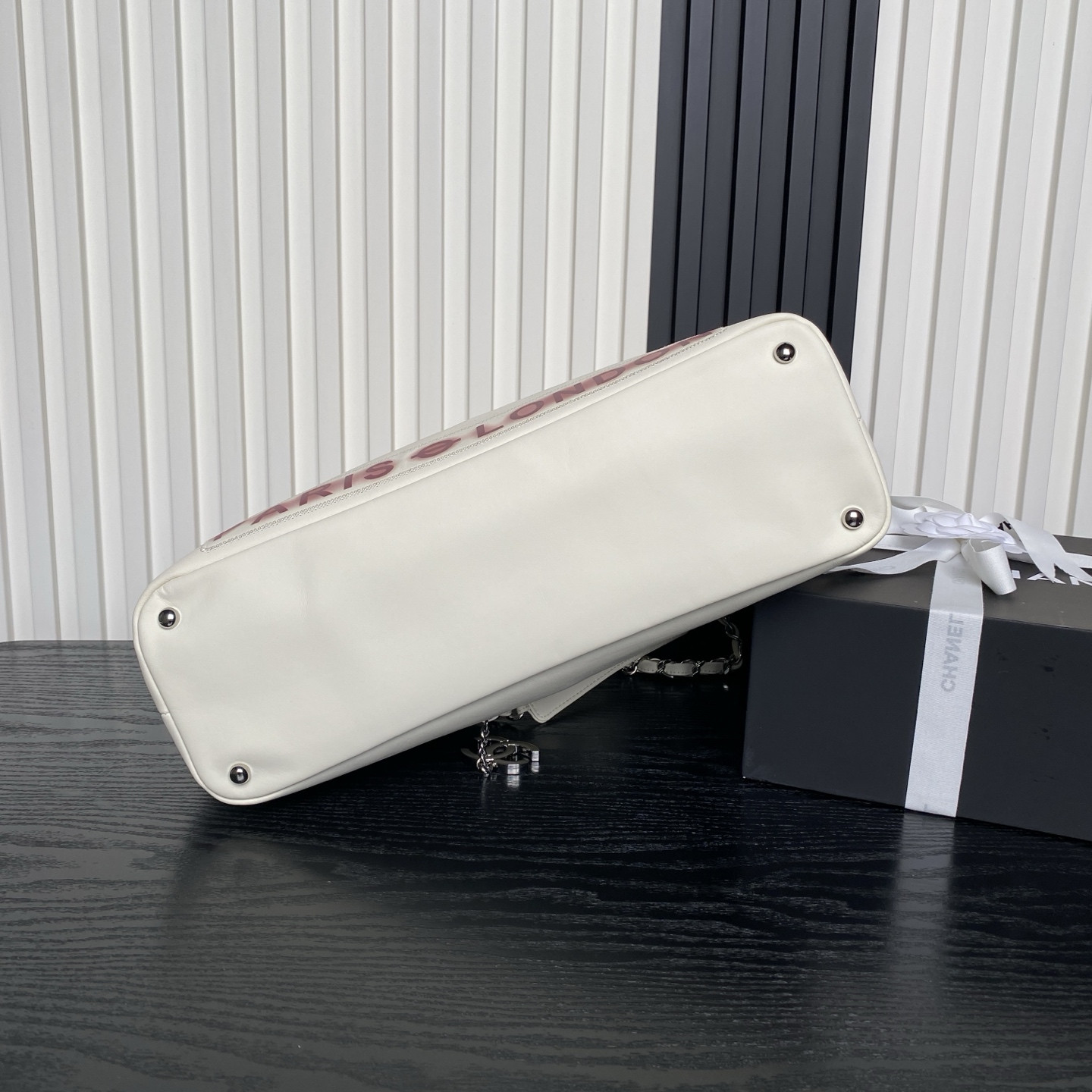 Ch**el Vintage Graffiti Tote Airport Bag 36x24x12cm