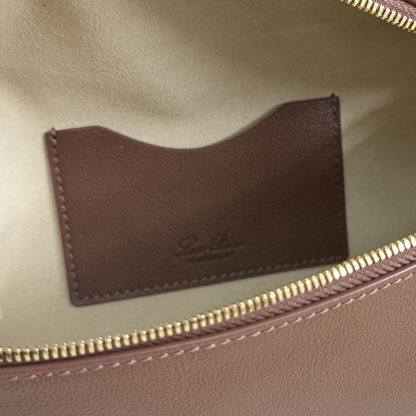 L0r0 P1ana Extra Bag L23 23x12x7cm