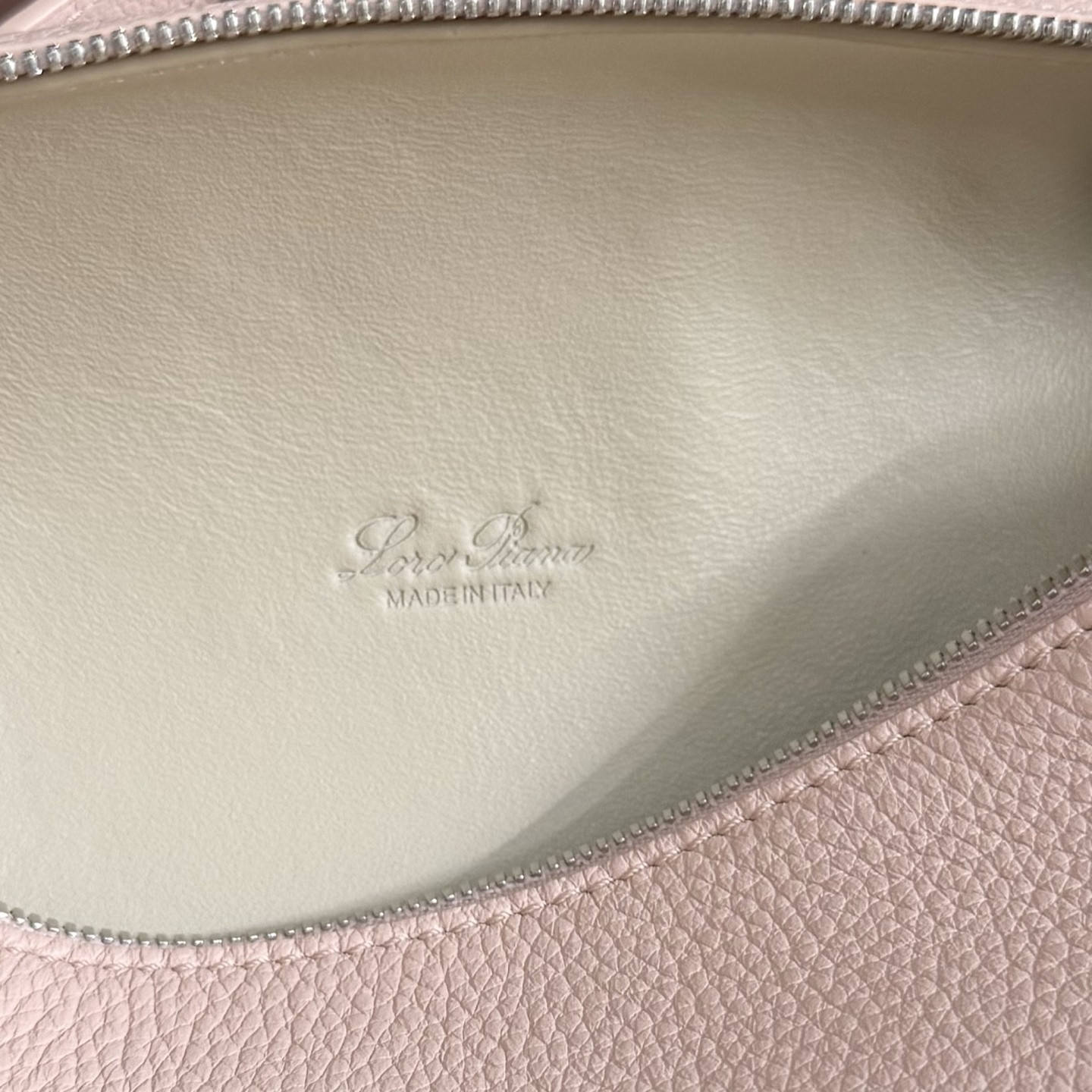 L0r0 P1ana Extra Pocket L19 11 x 19 x 6.5 cm