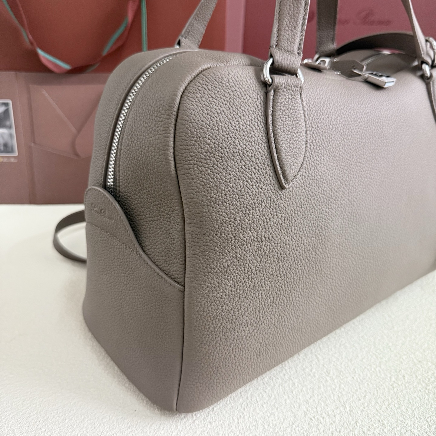 L0r0 P1ana Needle 38x22x16cm