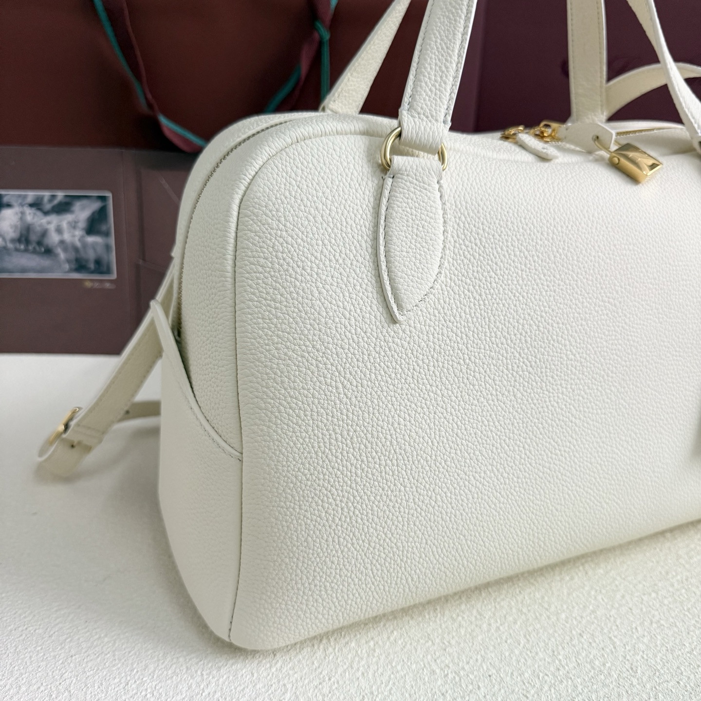 L0r0 P1ana Needle 38x22x16cm