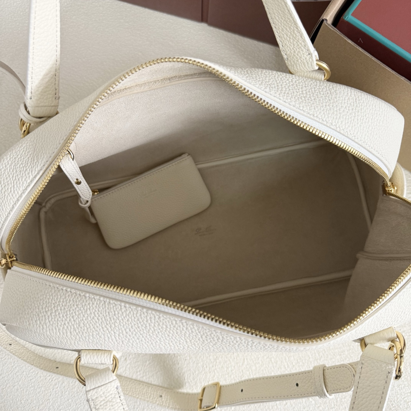 L0r0 P1ana Needle 38x22x16cm