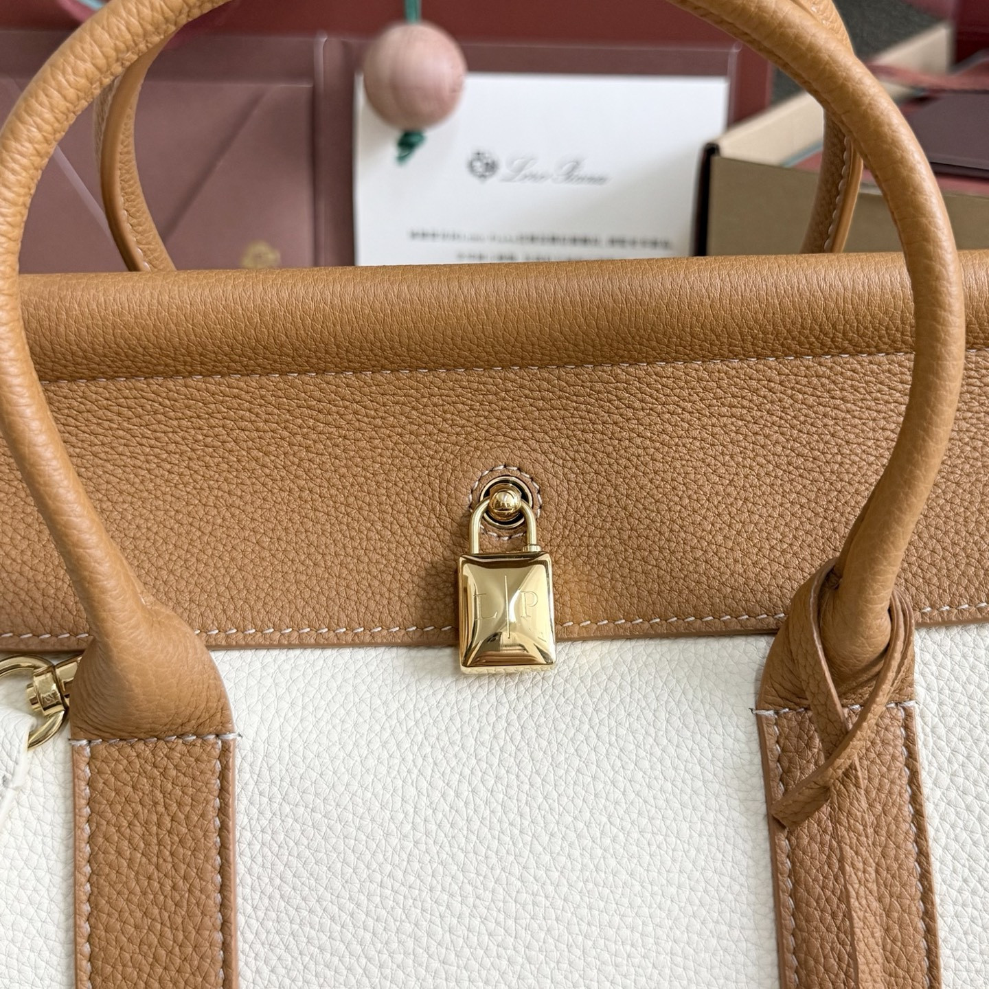 L0r0 P1ana Loom L25 Calfskin 25x18x12.5cm