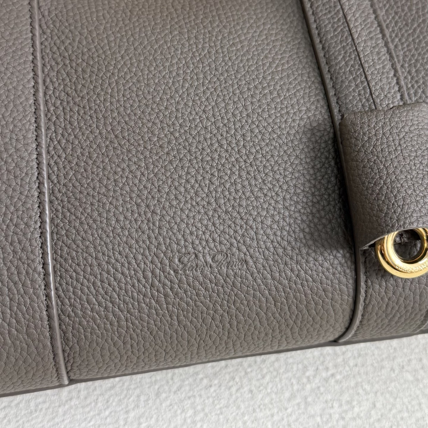 L0r0 P1ana Loom L25 Calfskin 25x18x12.5cm