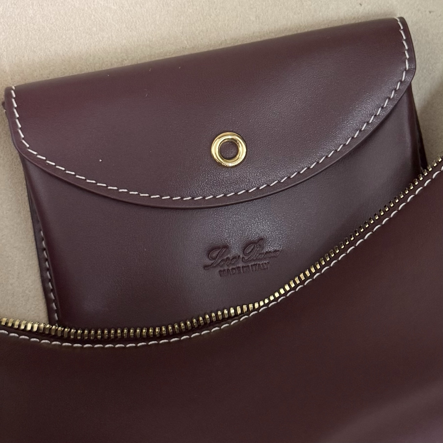 L0r0 P1ana Extra Pocket L27 Calfskin 16x27x10cm