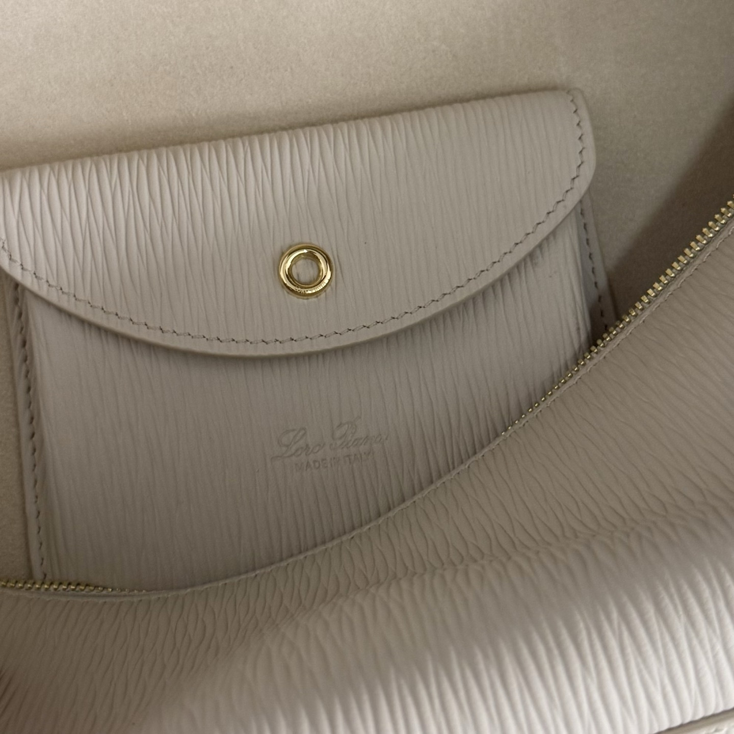 L0r0 P1ana Extra Pocket L27 Calfskin 16x27x10cm