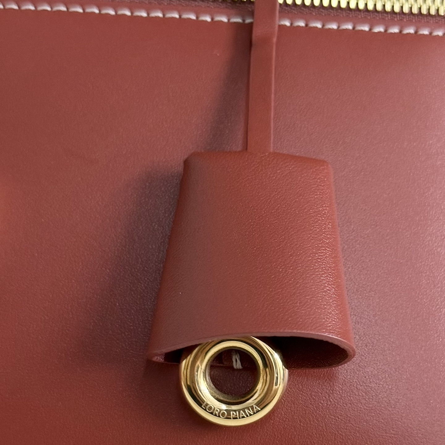 L0r0 P1ana Extra Pocket L27 Calfskin 16x27x10cm