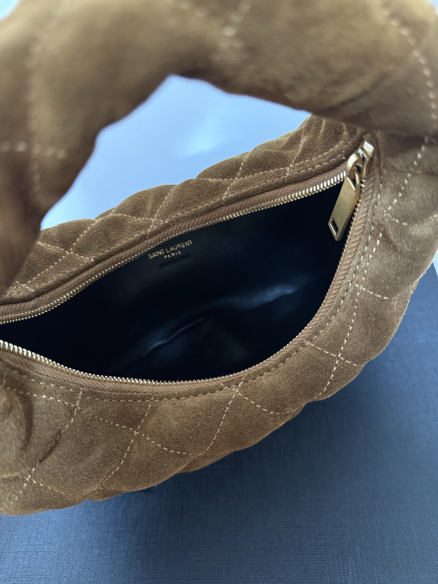 Y51 ICARINO in Quilted Suede 17x15.5x3cm