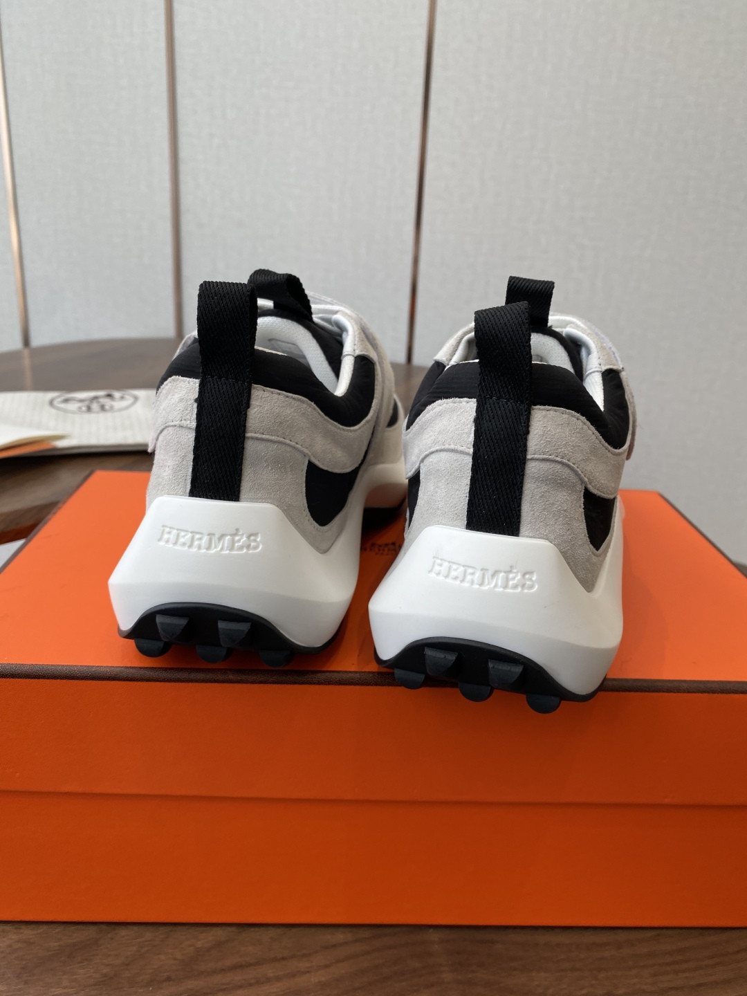 UA H**me5 Loop Sneaker