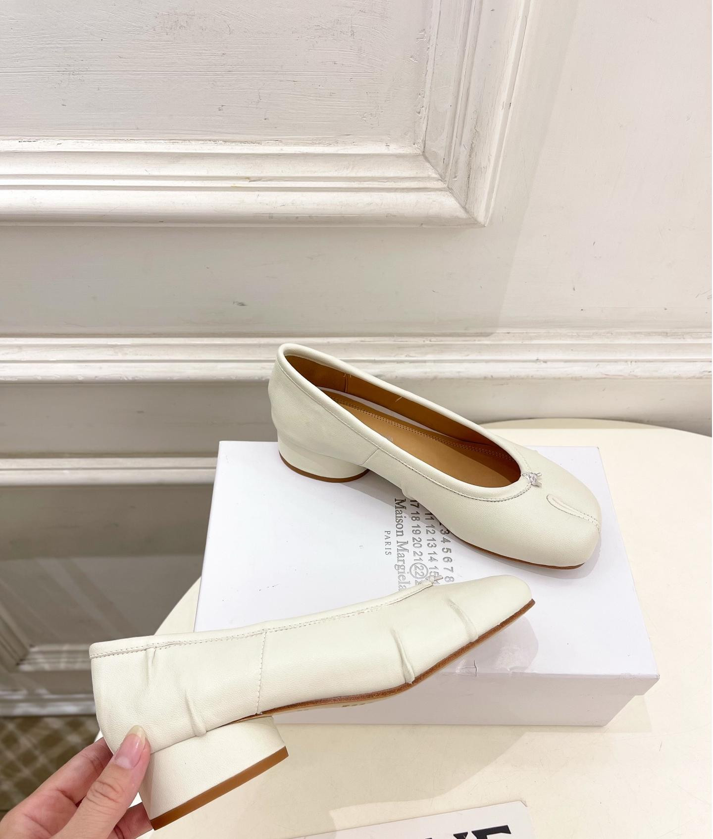 UA Ma1s0n Marg*e1a Tabi Ballerina