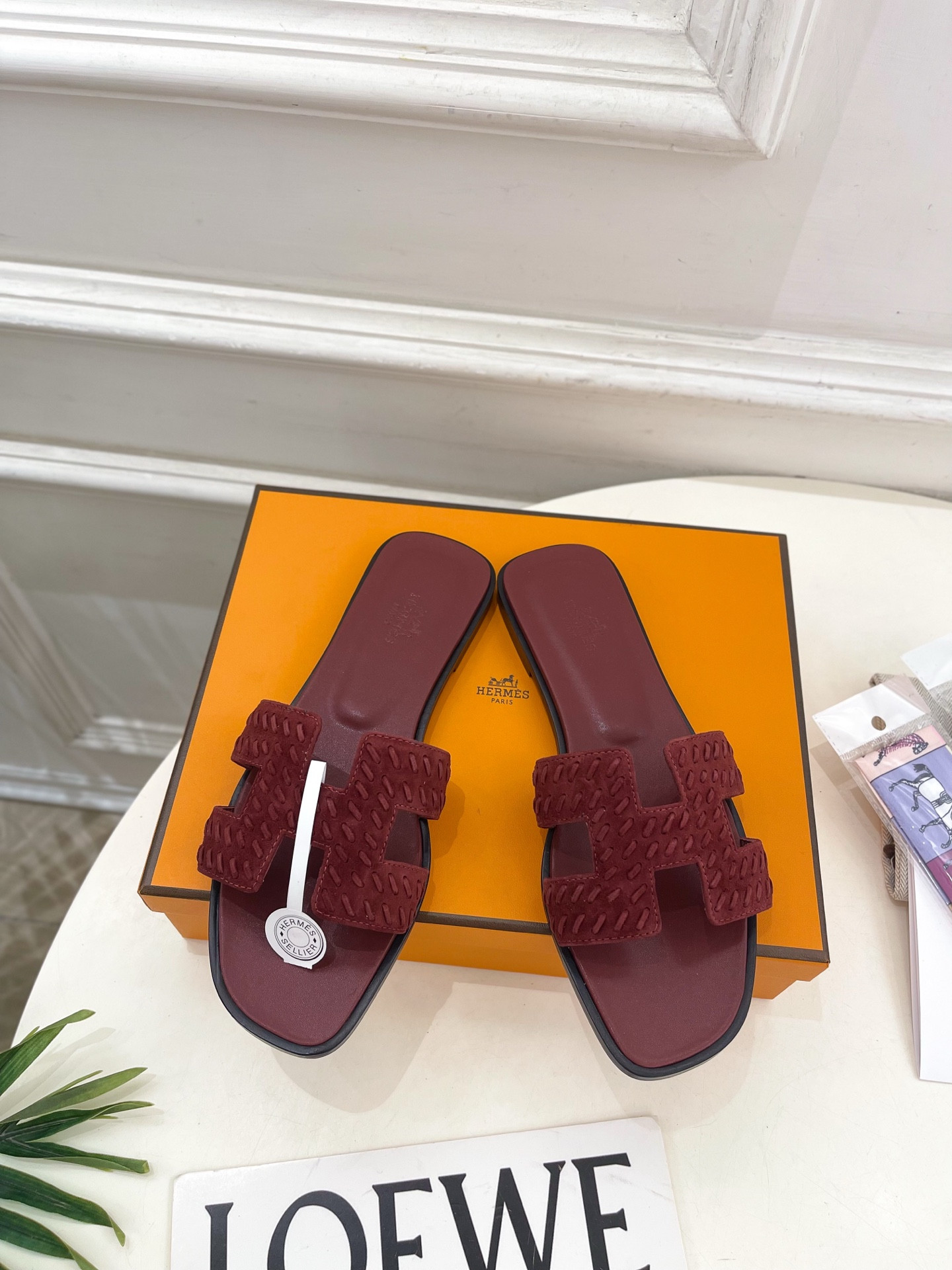 UA H**me5 Oran sandal