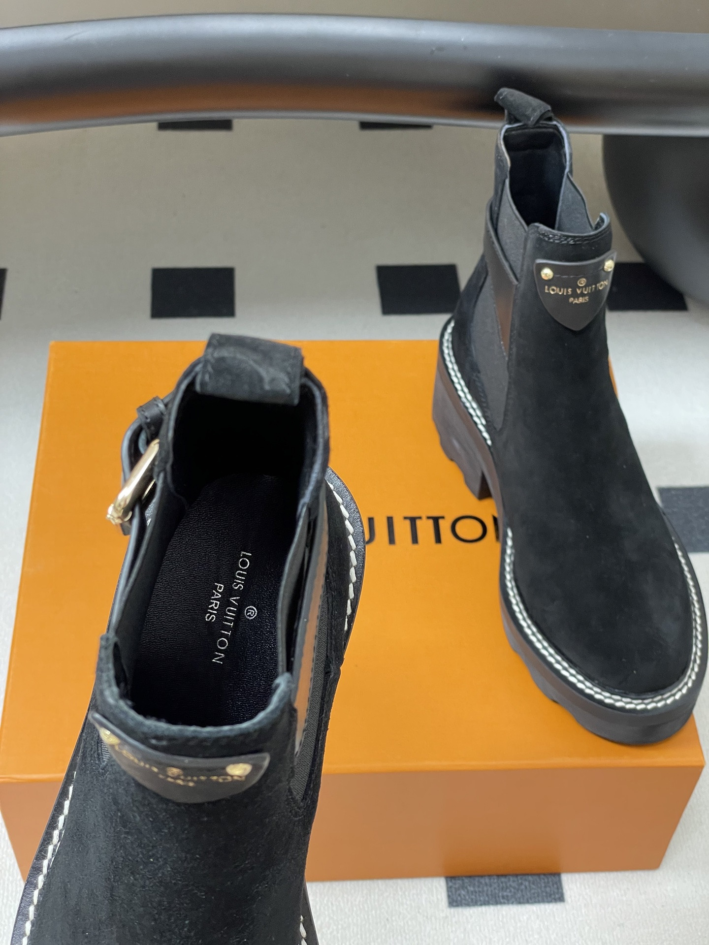 UA LV BEAUBOURG Ankle Boots