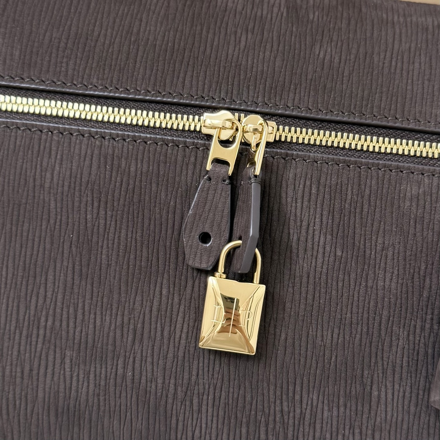 L0r0 P1ana Extra Pocket L27 16x27x10cm