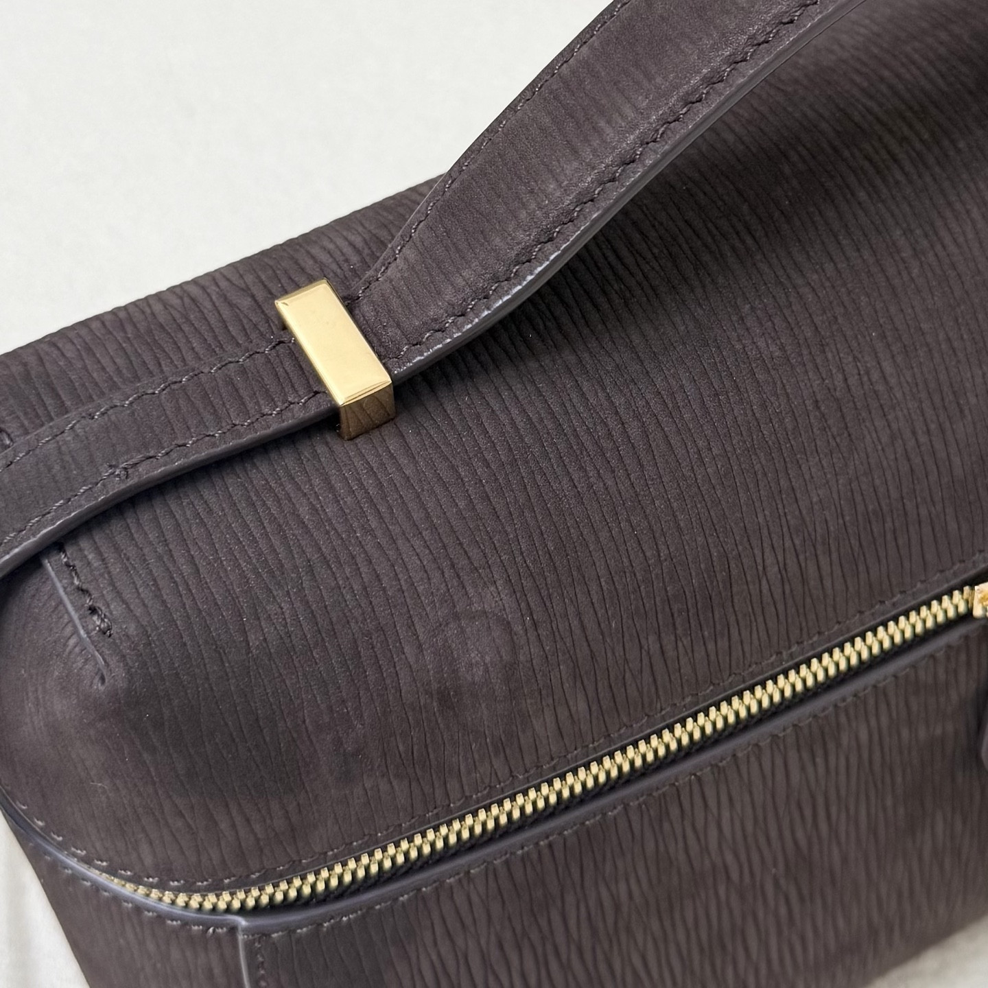 L0r0 P1ana Extra Pocket L27 16x27x10cm