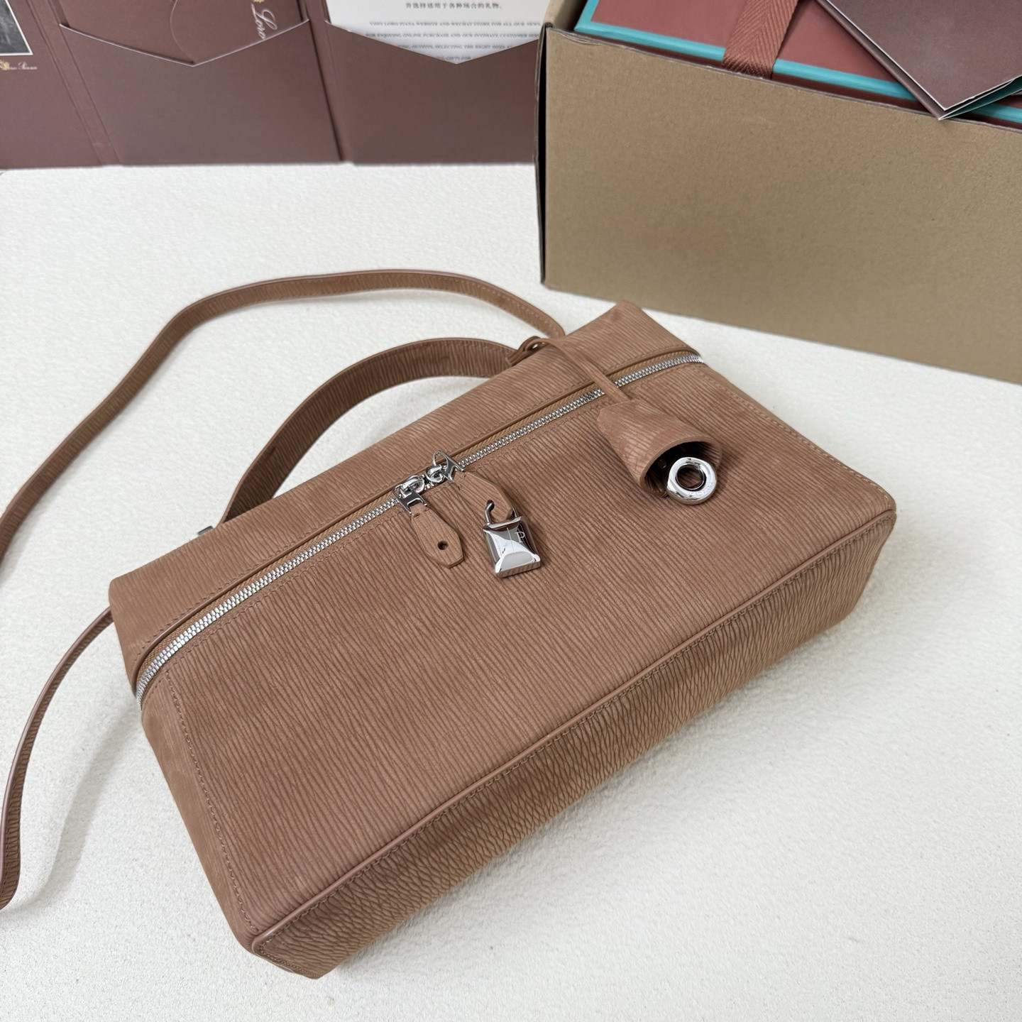 L0r0 P1ana Extra Pocket L27 16x27x10cm