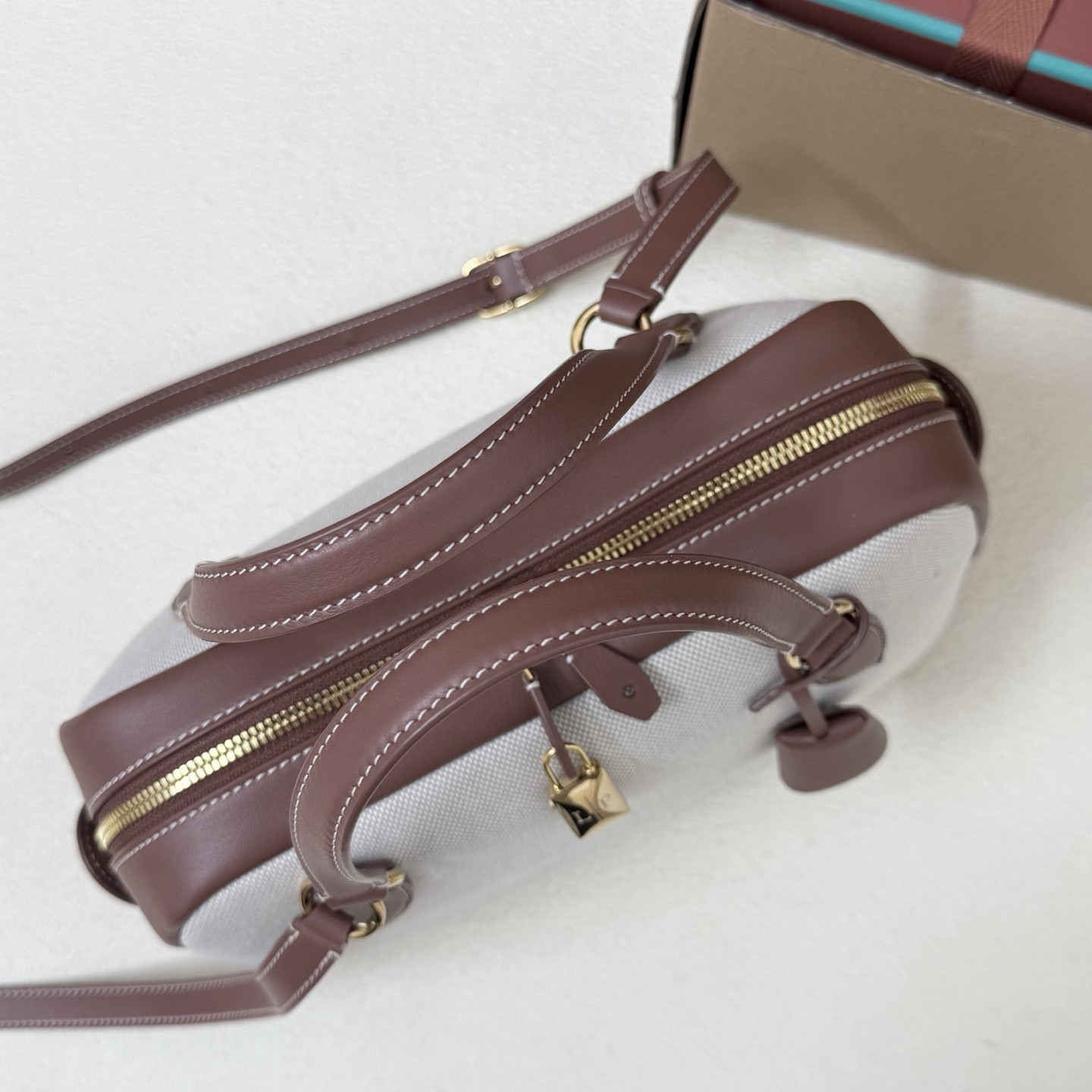 L0r0 P1ana Small Needle Bag 31x15x16cm