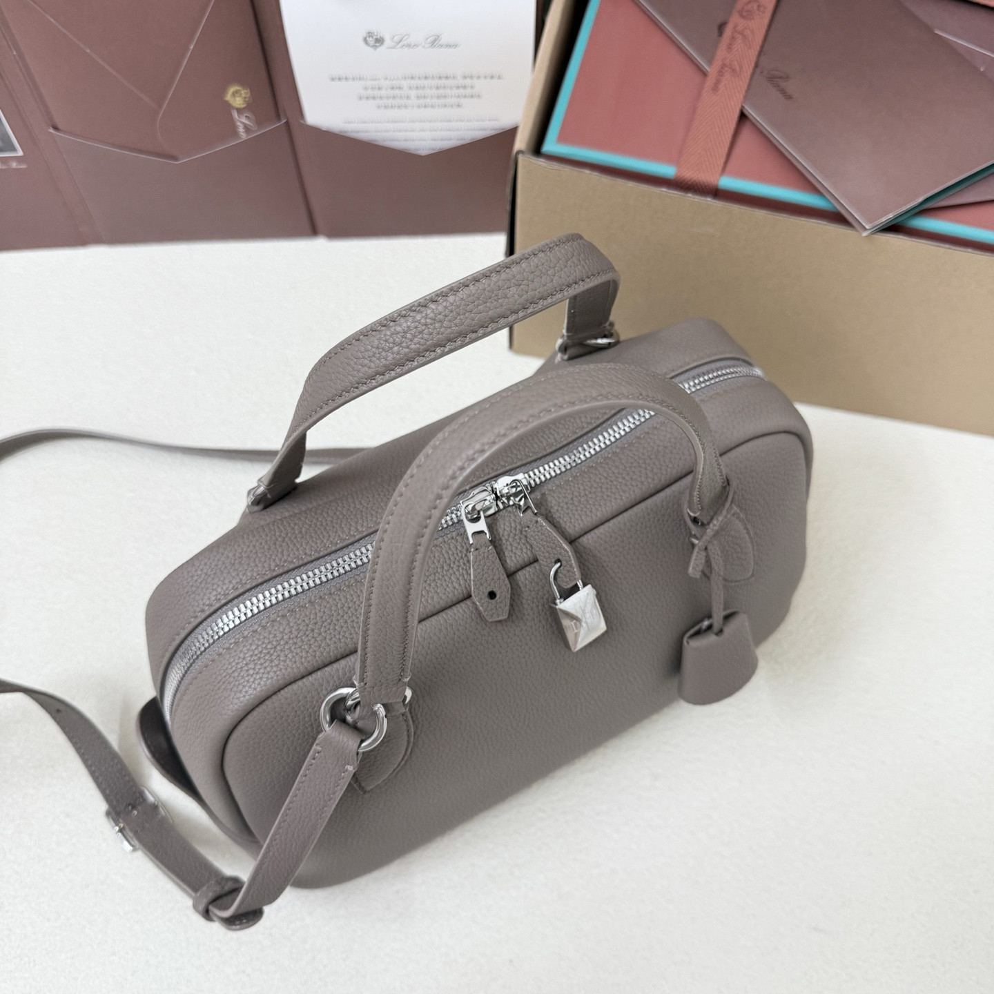 L0r0 P1ana Small Needle Bag 31x15x16cm