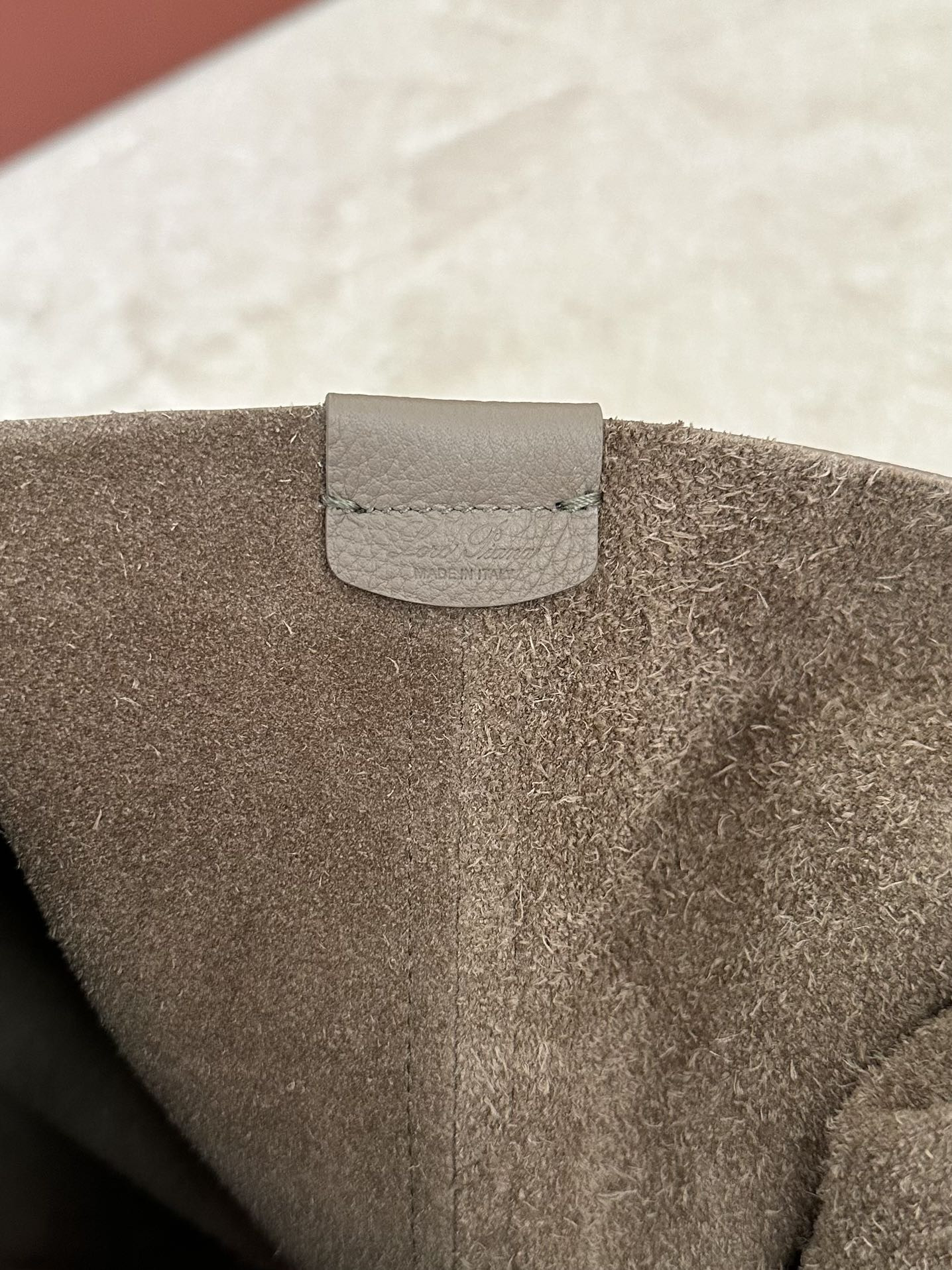 L0r0 P1ana Bale Hobo 40x32x27cm Handle length 22cm Without Box