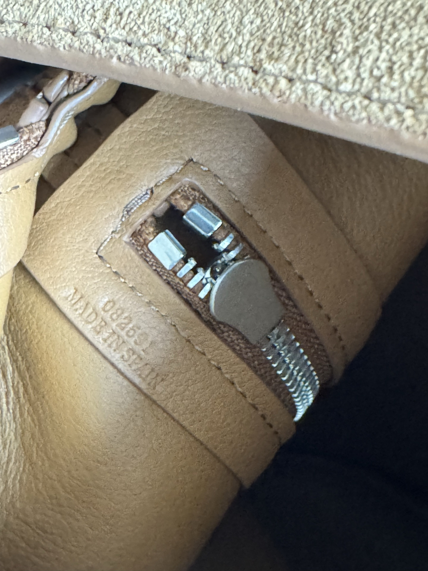 L0ew* Loop Bucket in Suede Calfskin 39x39x15.5cm