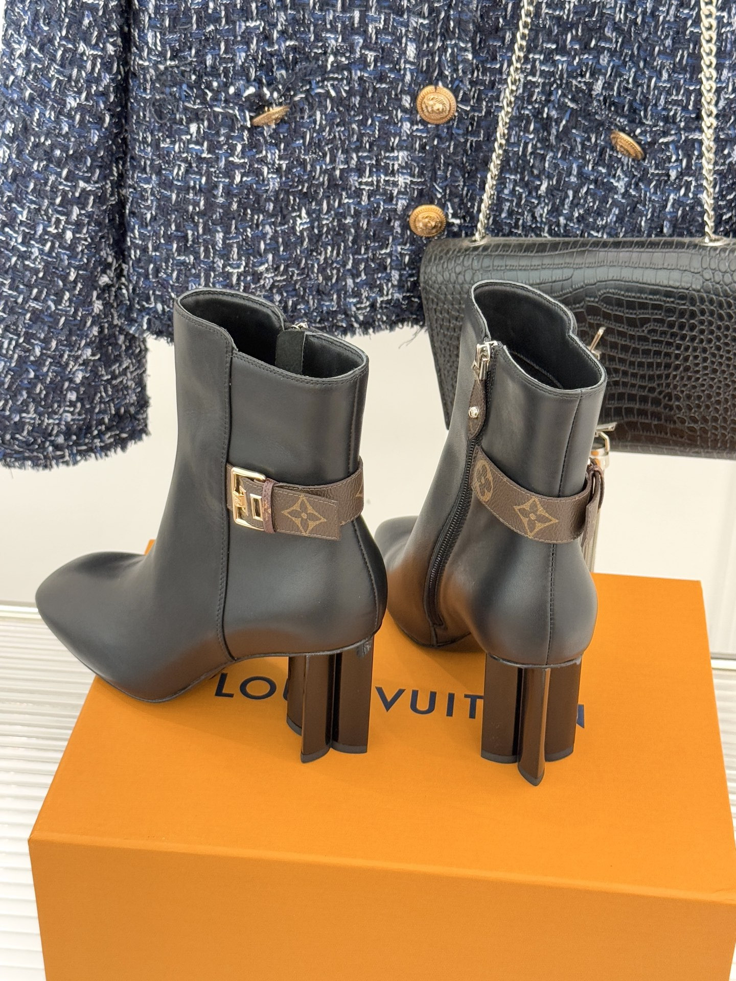 UA LV Silhouette Ankle Boot