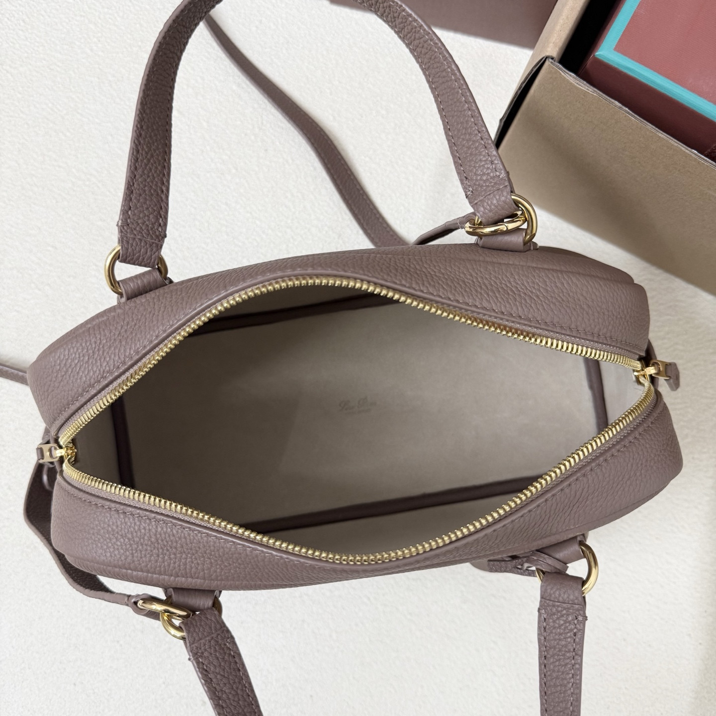 L0r0 P1ana Small Needle Bag 31x15x16cm