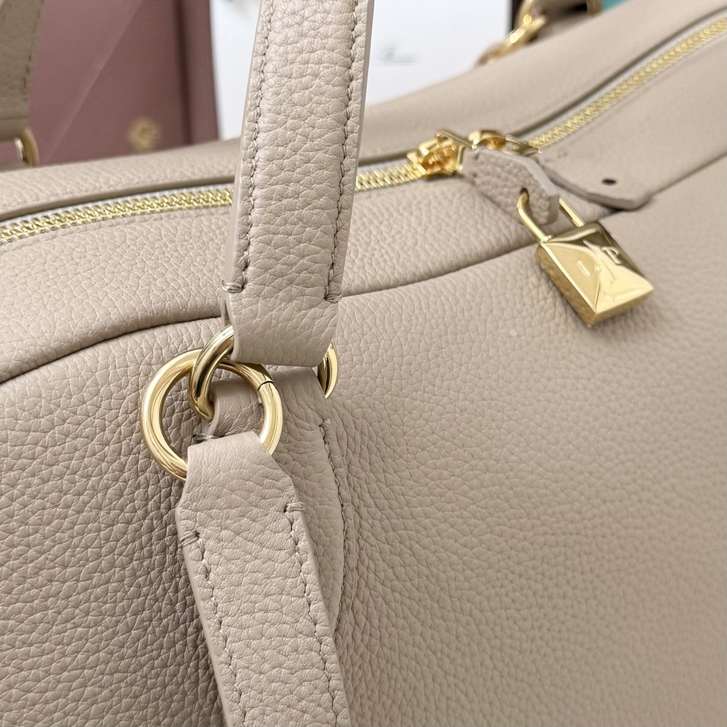 L0r0 P1ana Needle 38x22x16cm