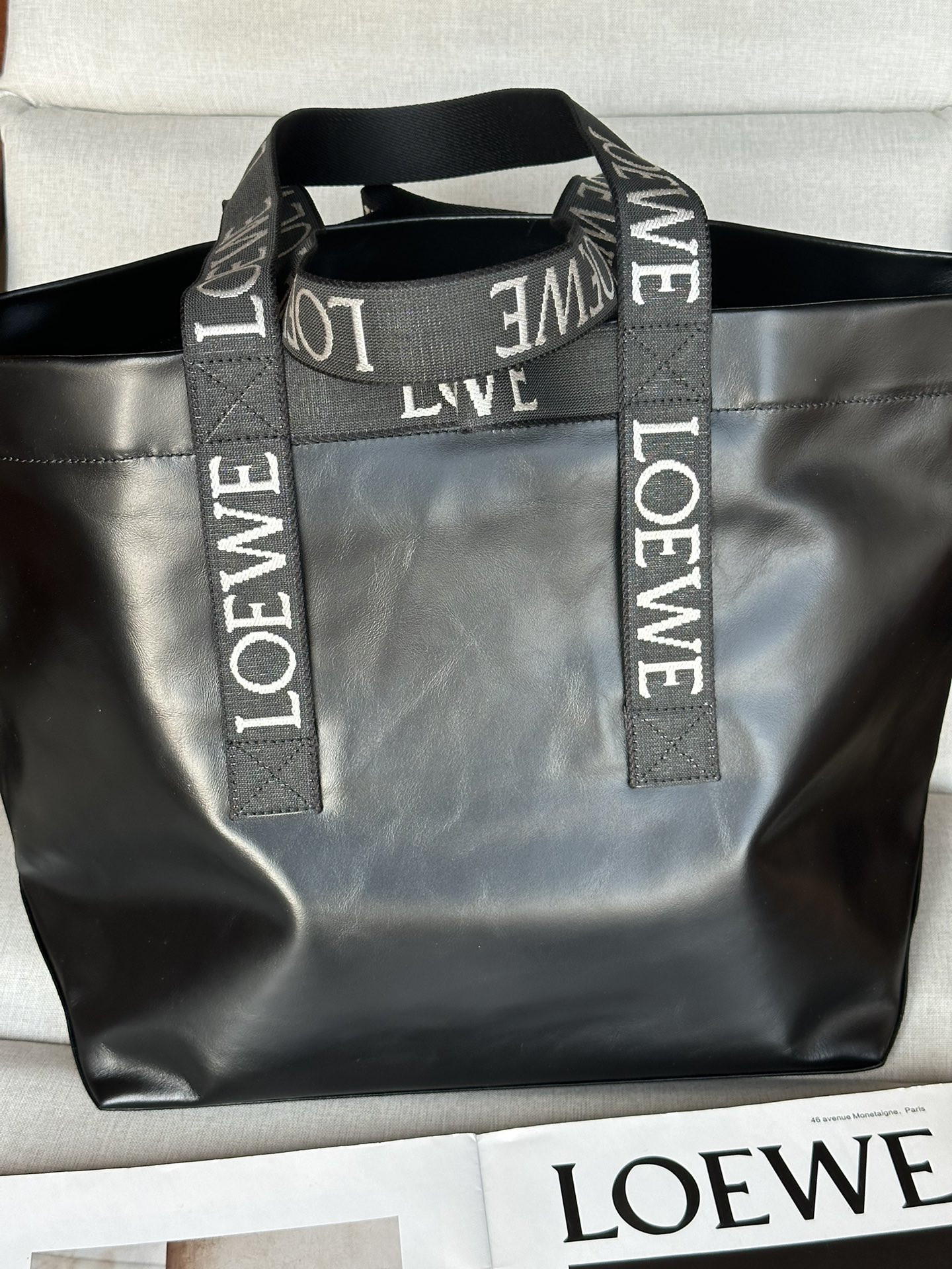 Loewe Fold Shopper in Paper Calfskin 31x50x20cm