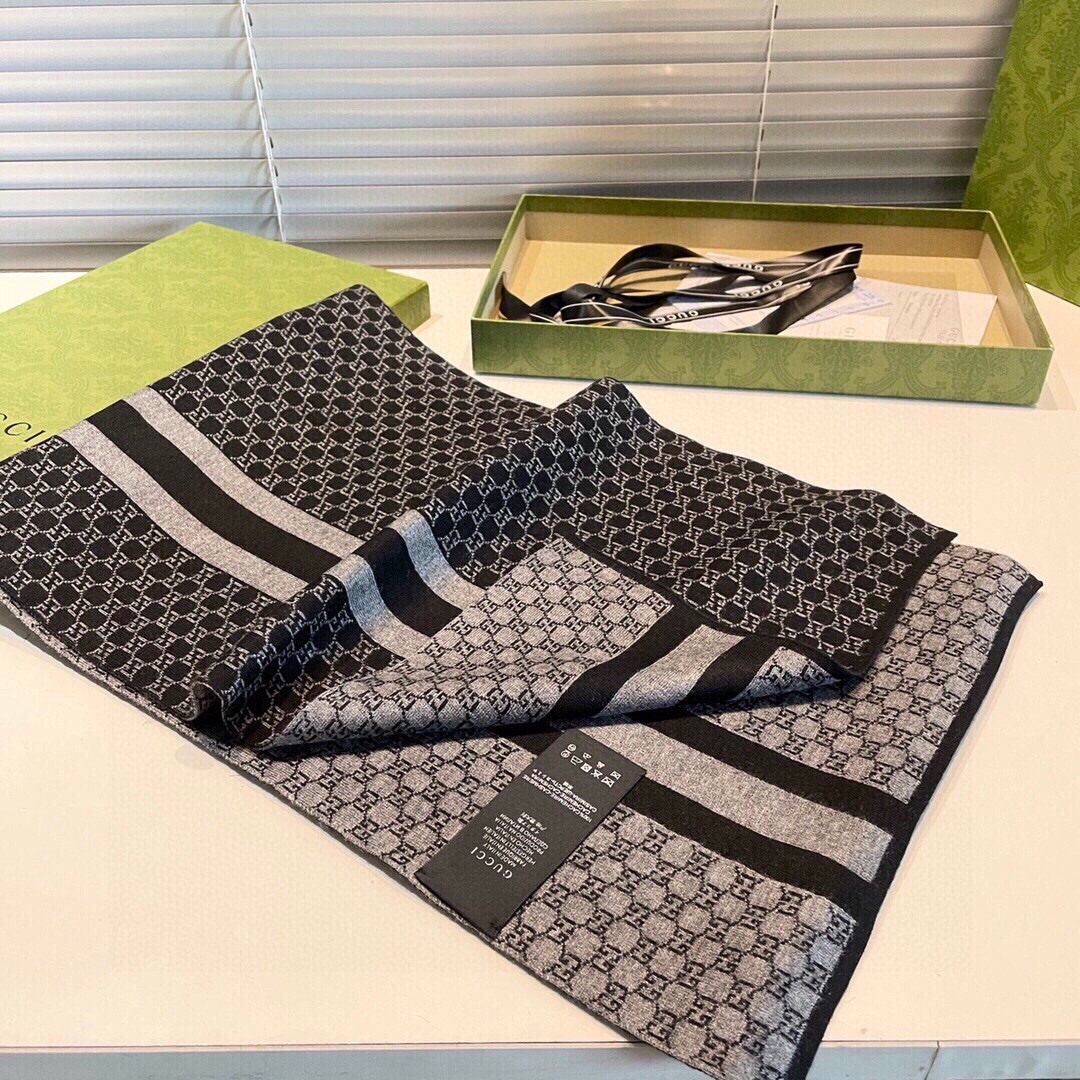 Gucci scarf 32x180cm