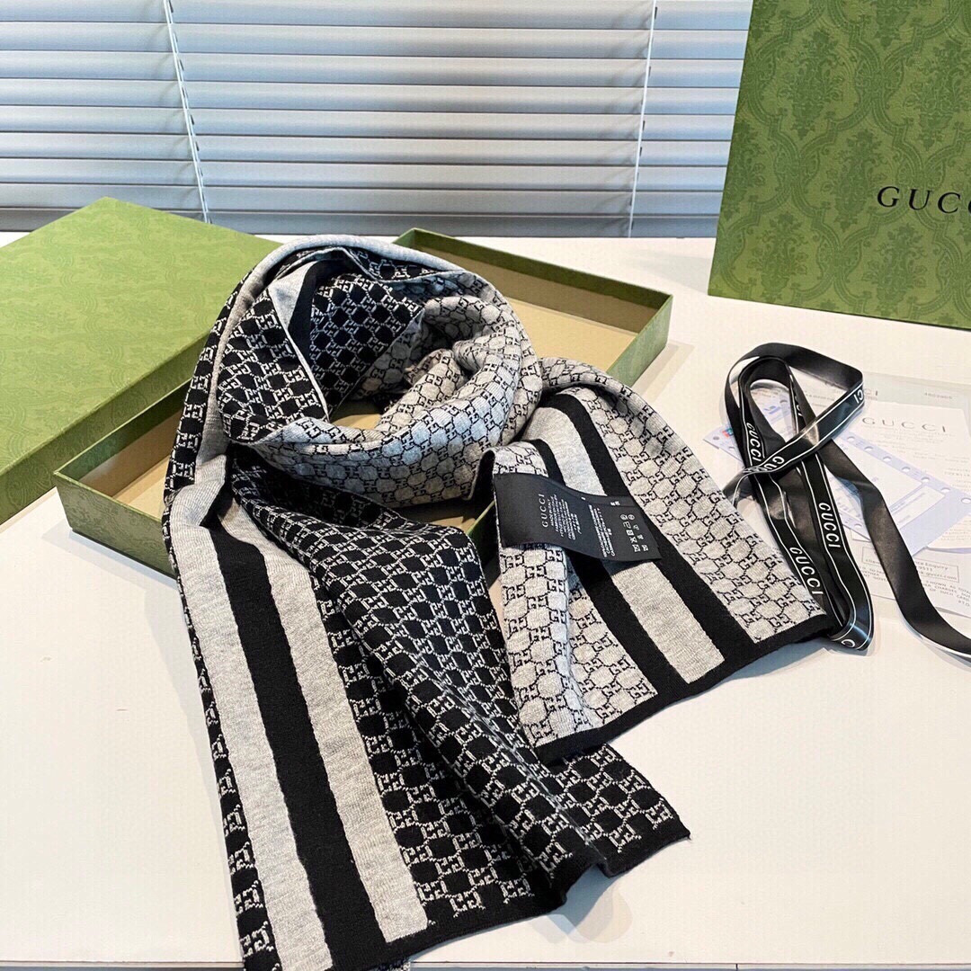 Gucci scarf 32x180cm