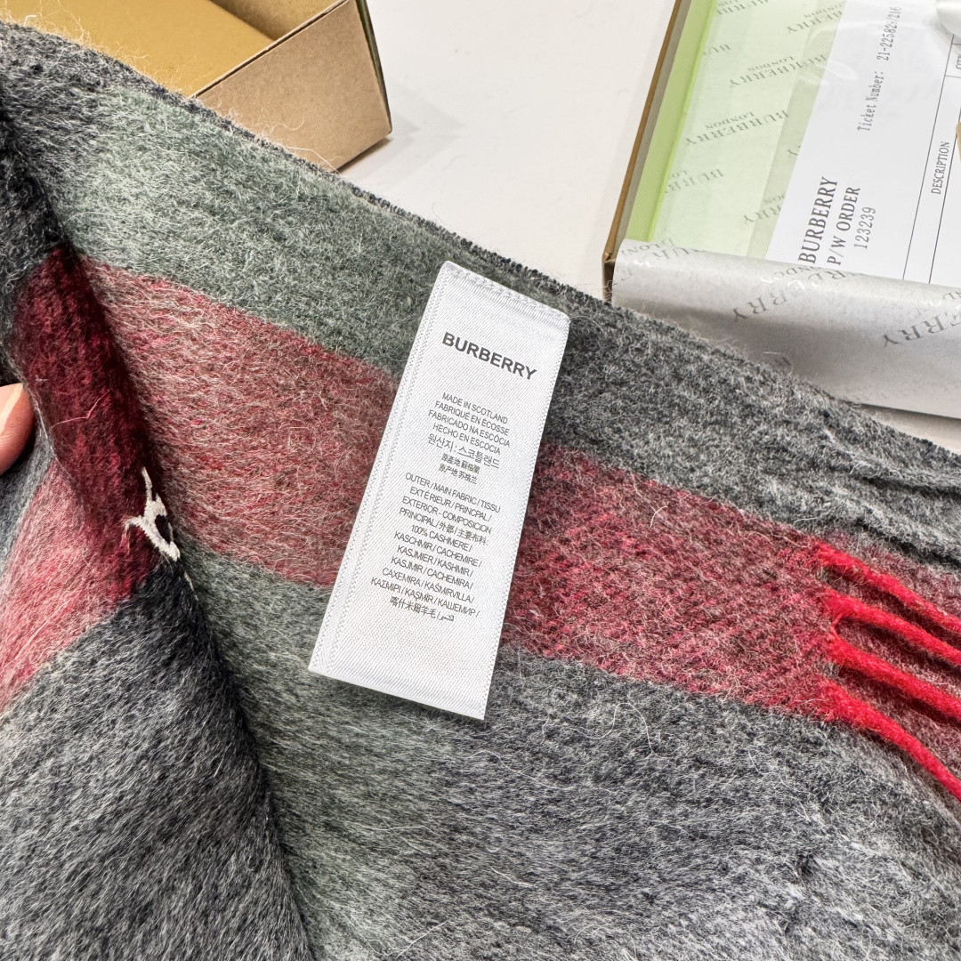 Bv*b*rry scarf 30x180cm 100% cashmere