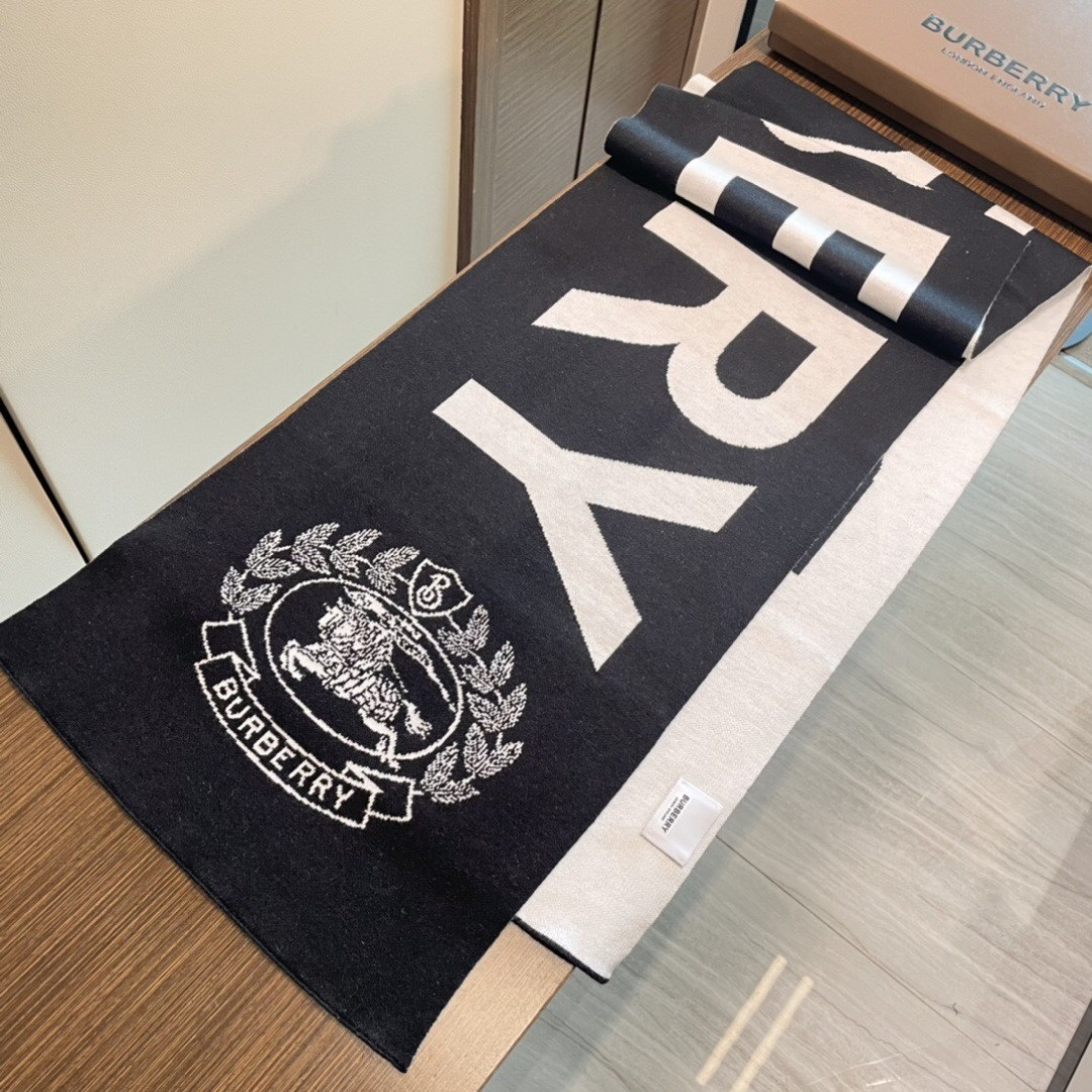 Bv*b*rry scarf 32x200cm