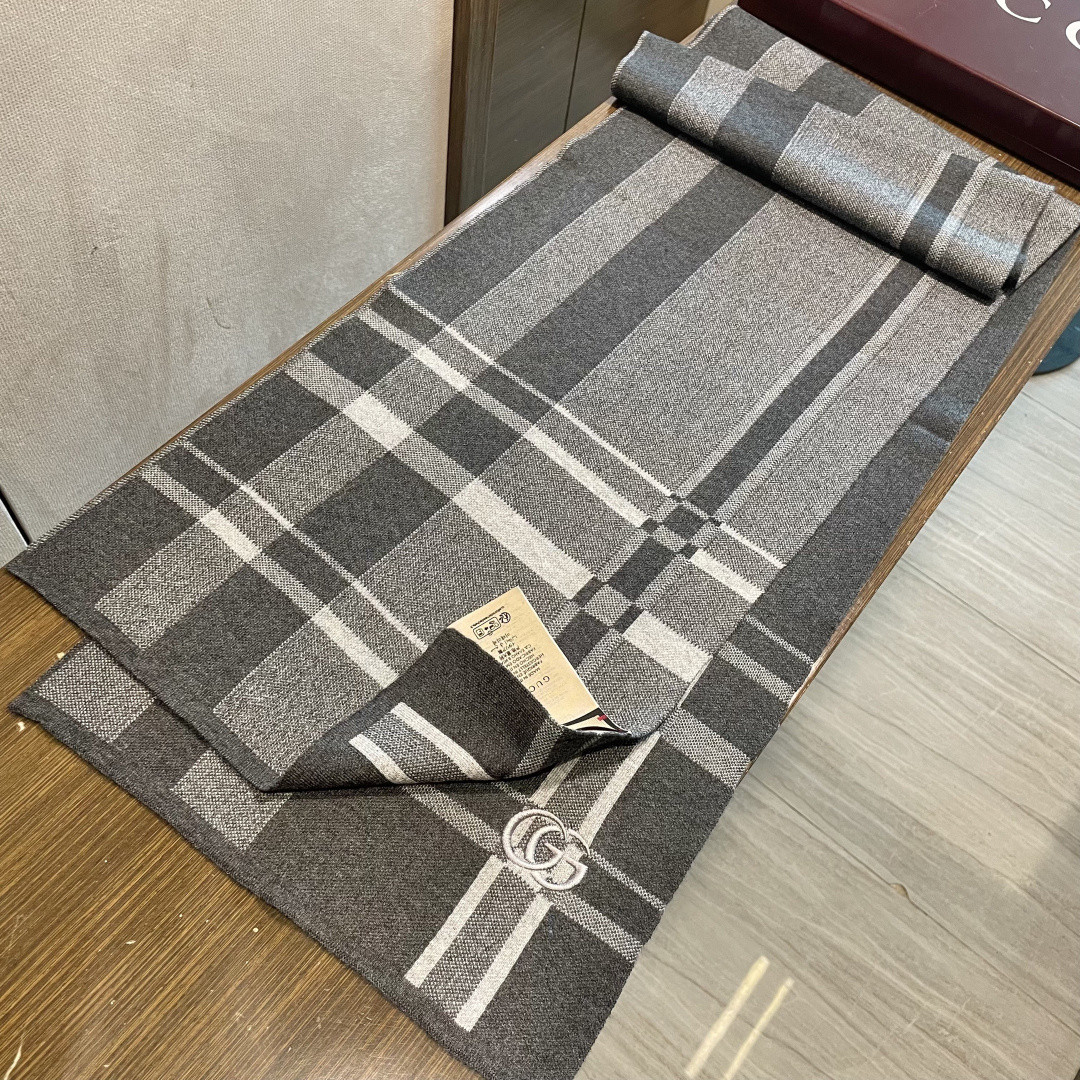 Gucci scarf 32x190cm
