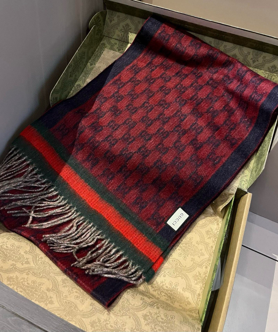 Gucci scarf 32x210cm 100% lamb''s wool