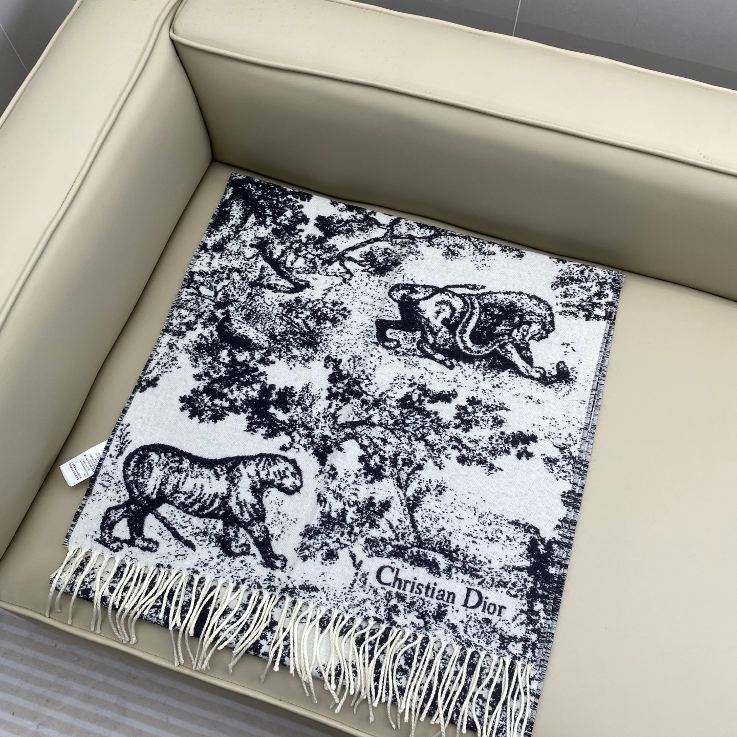 Dior scarf 200x45cm 59% cashmere 41% wool