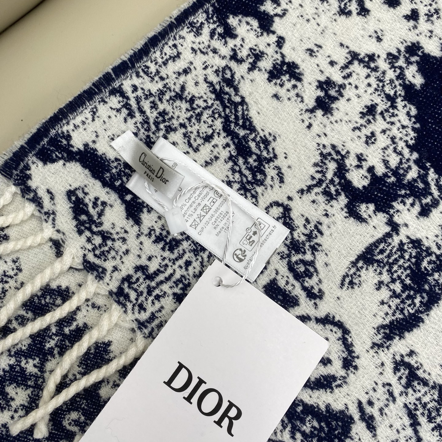 Dior scarf 200x45cm 59% cashmere 41% wool
