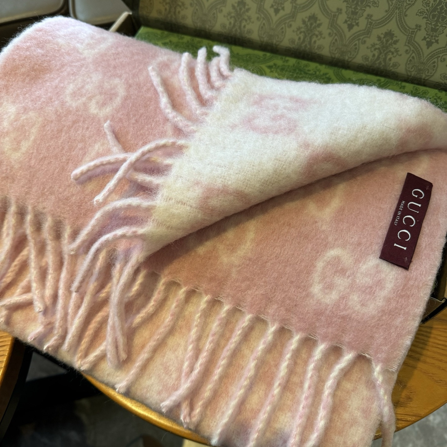 Gucci Gradient-colored scarf 200x37cm