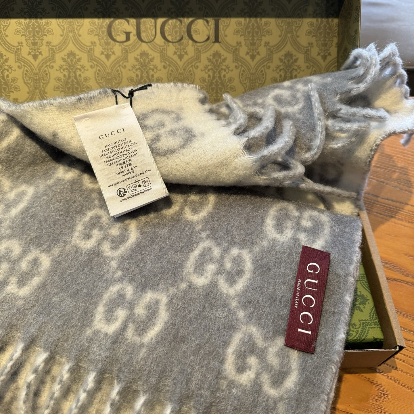 Gucci Gradient-colored scarf 200x37cm