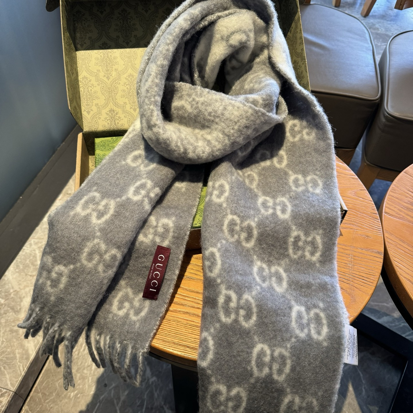 Gucci Gradient-colored scarf 200x37cm