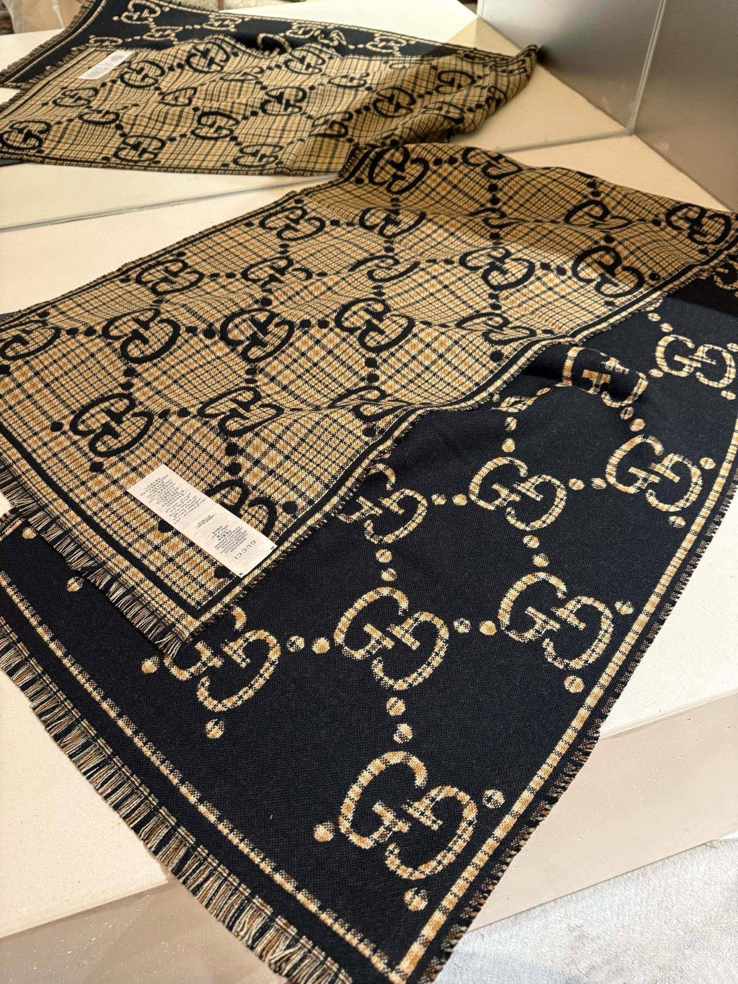 Gucci scarf 47x180cm