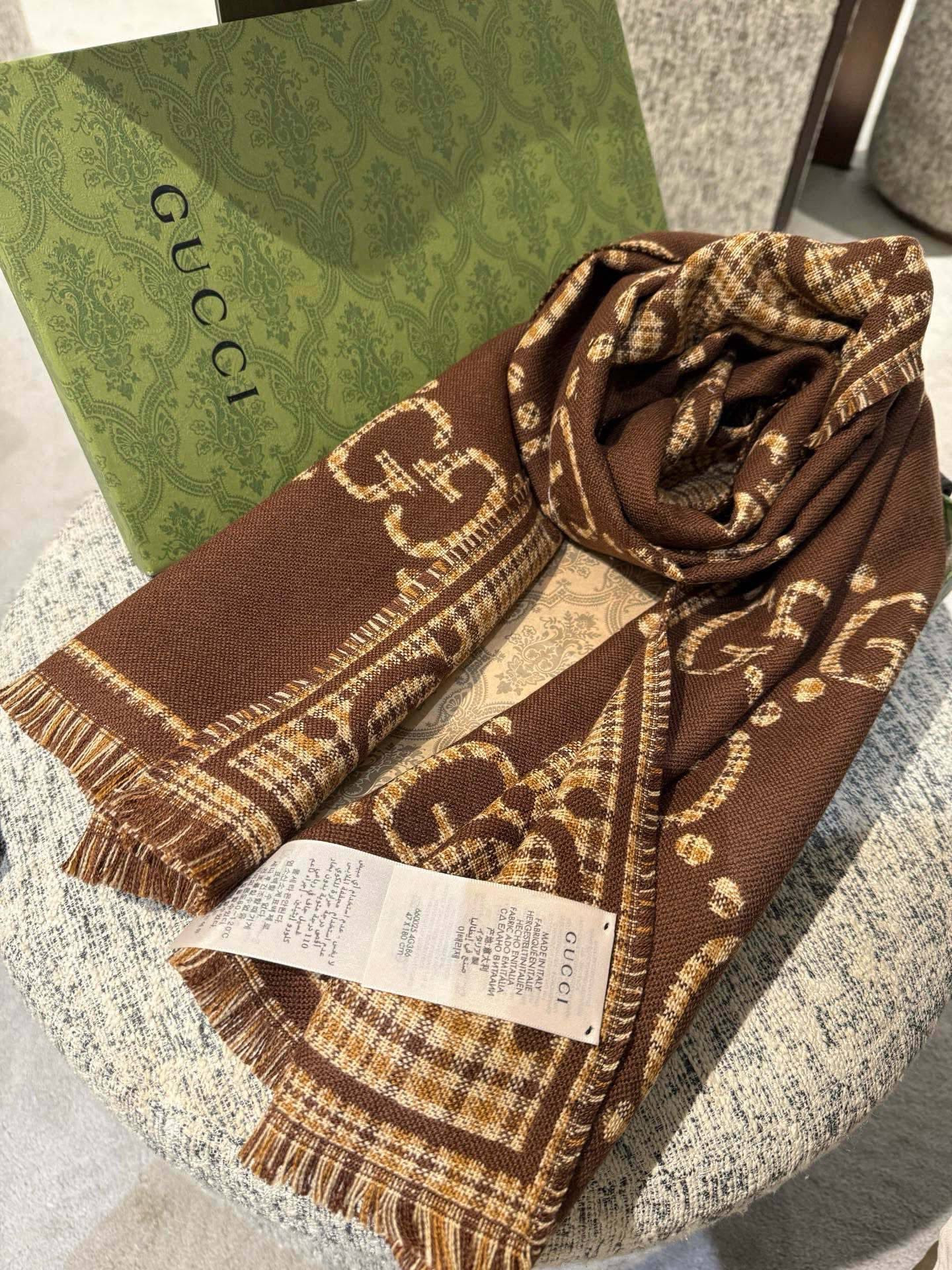 Gucci scarf 47x180cm