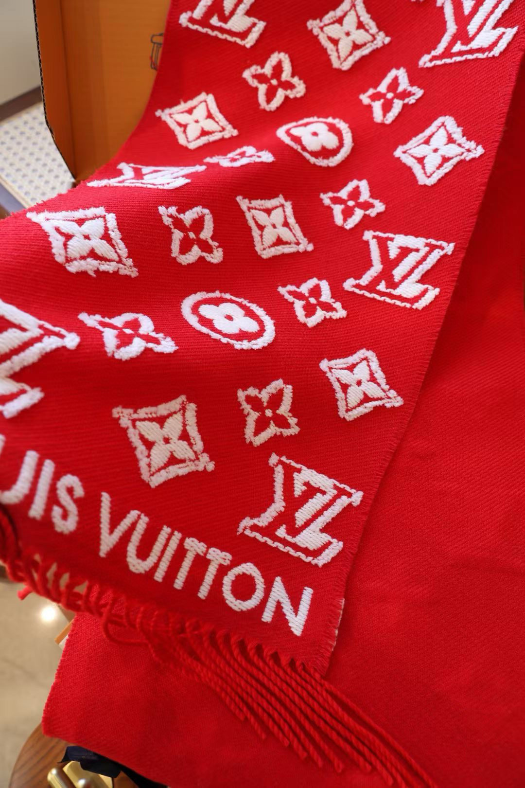Louis Vuitton scarf 34x220cm