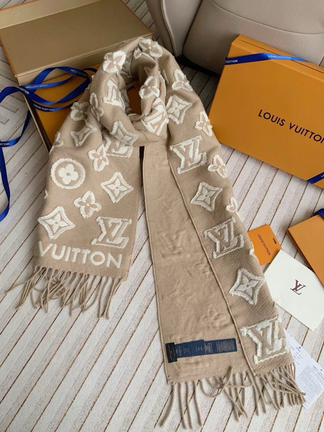 Louis Vuitton scarf 34x220cm
