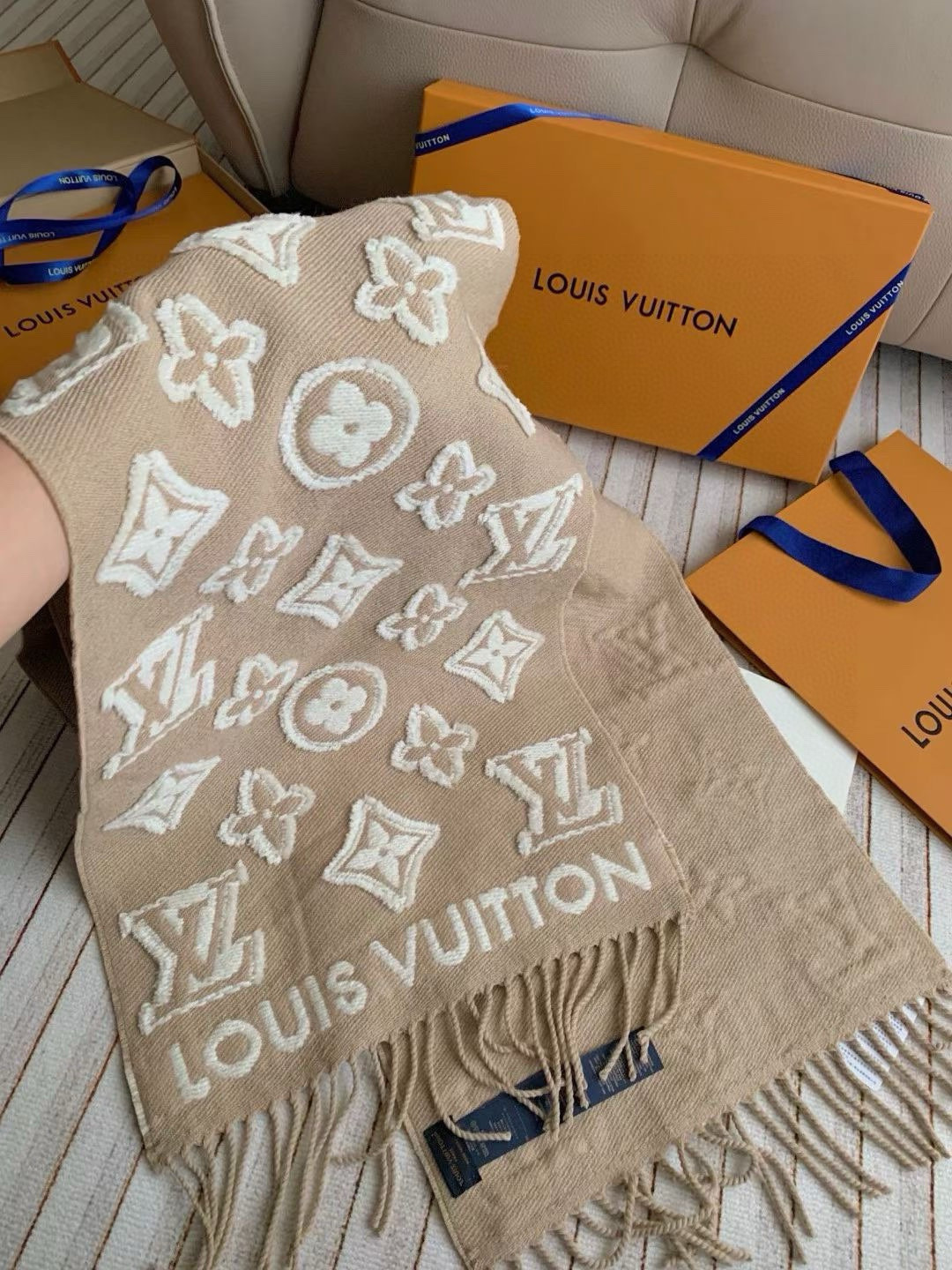 Louis Vuitton scarf 34x220cm