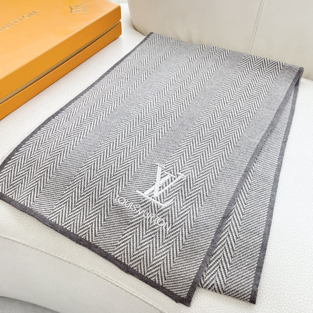 Louis Vuitton scarf 32x180cm 100% knitted cashmere