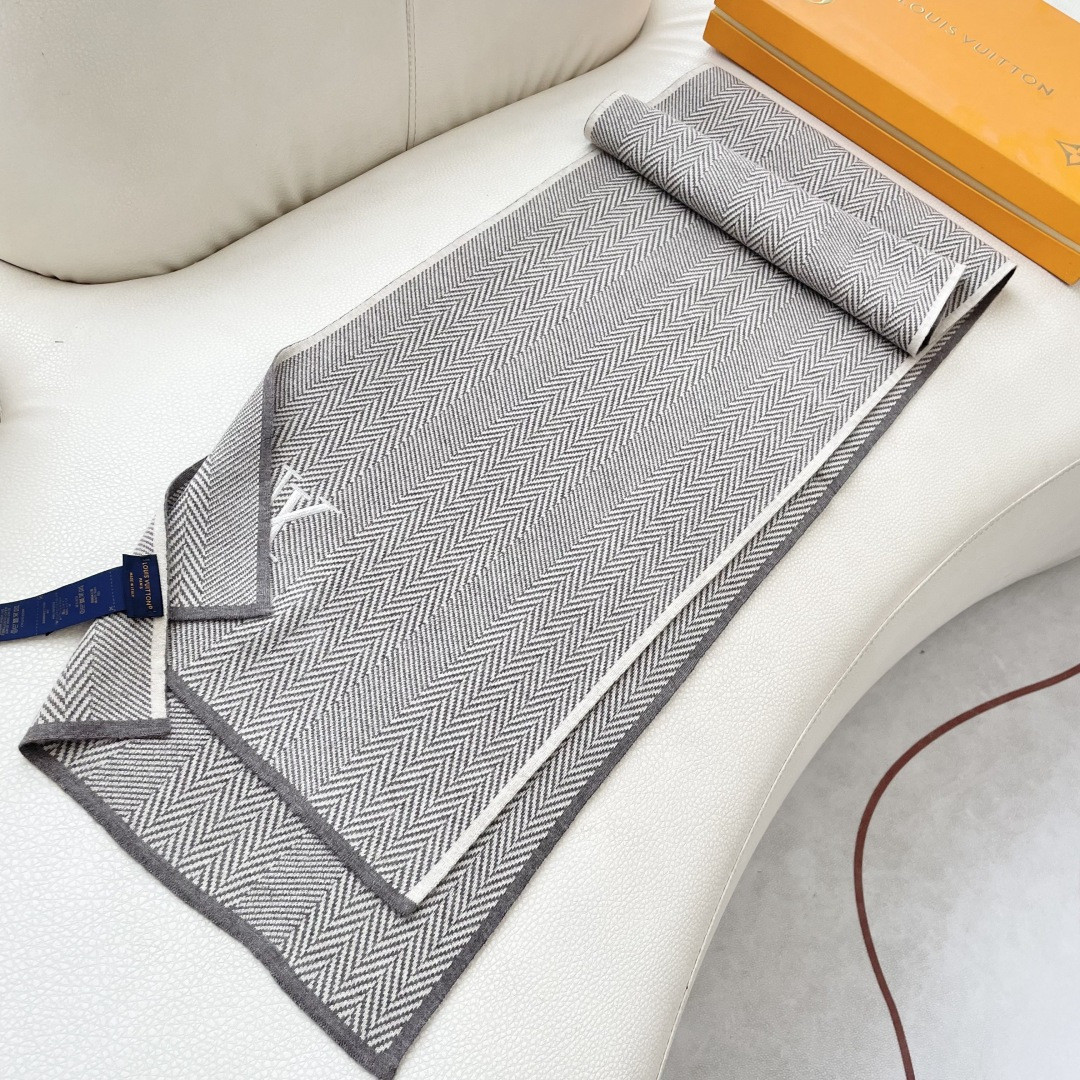 Louis Vuitton scarf 32x180cm 100% knitted cashmere