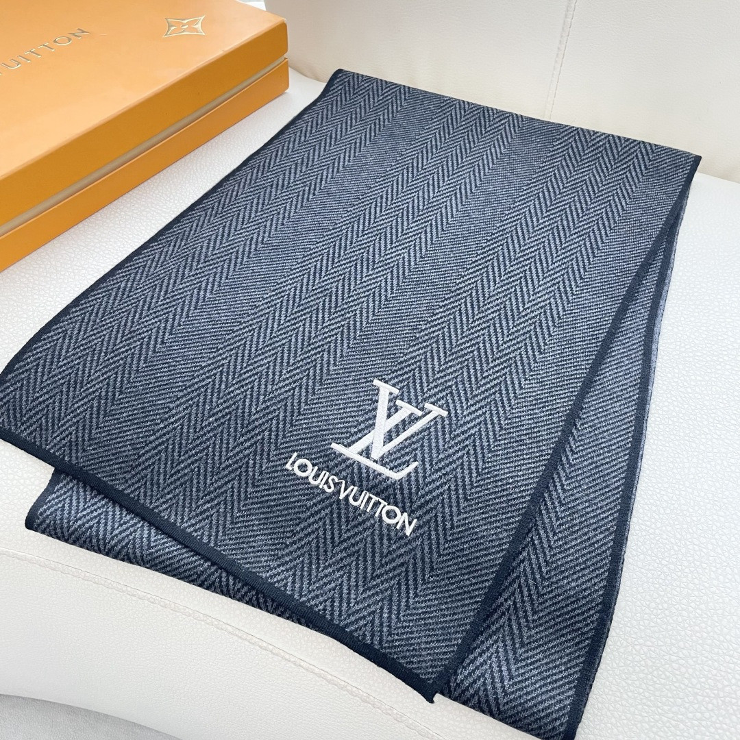 Louis Vuitton scarf 32x180cm 100% knitted cashmere