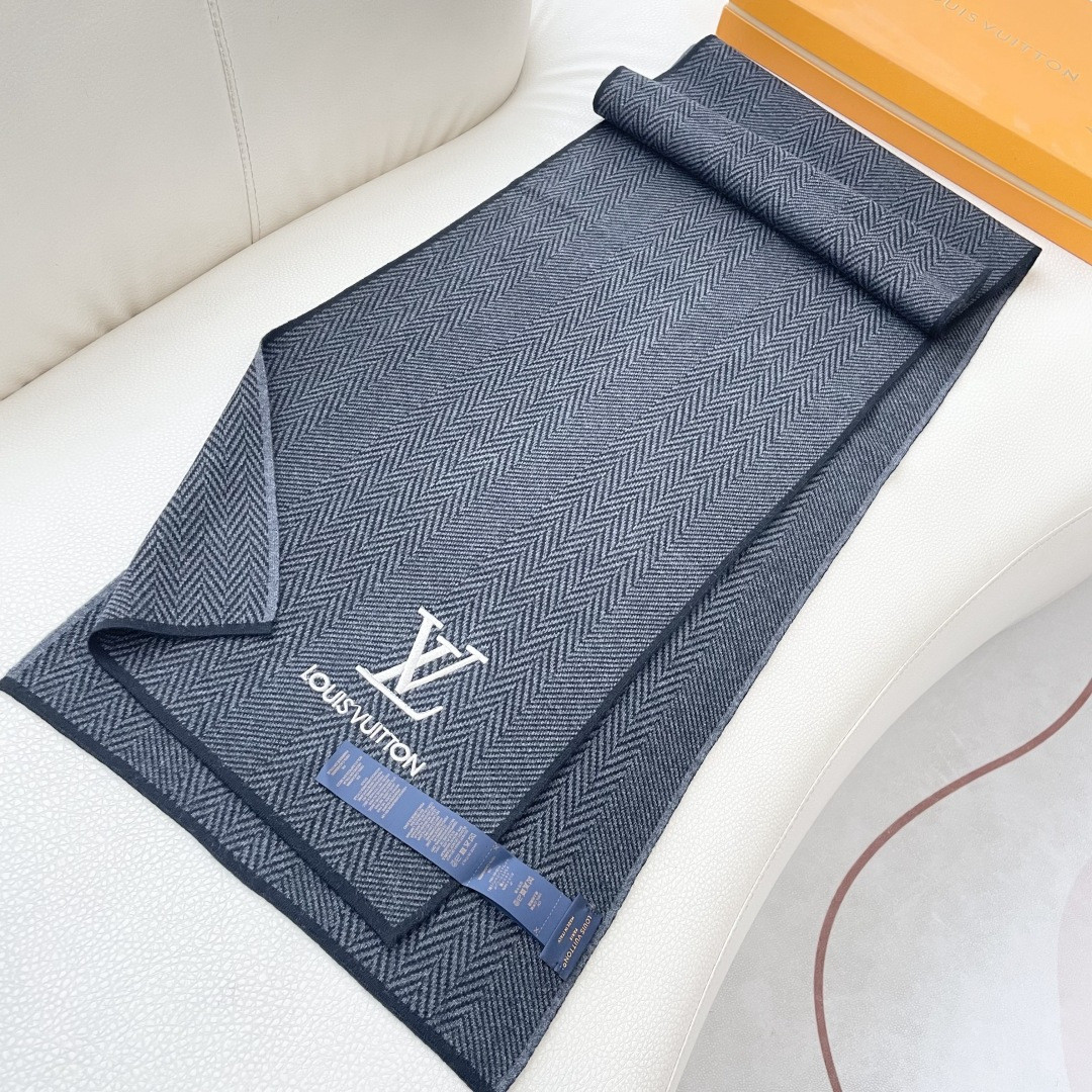 Louis Vuitton scarf 32x180cm 100% knitted cashmere