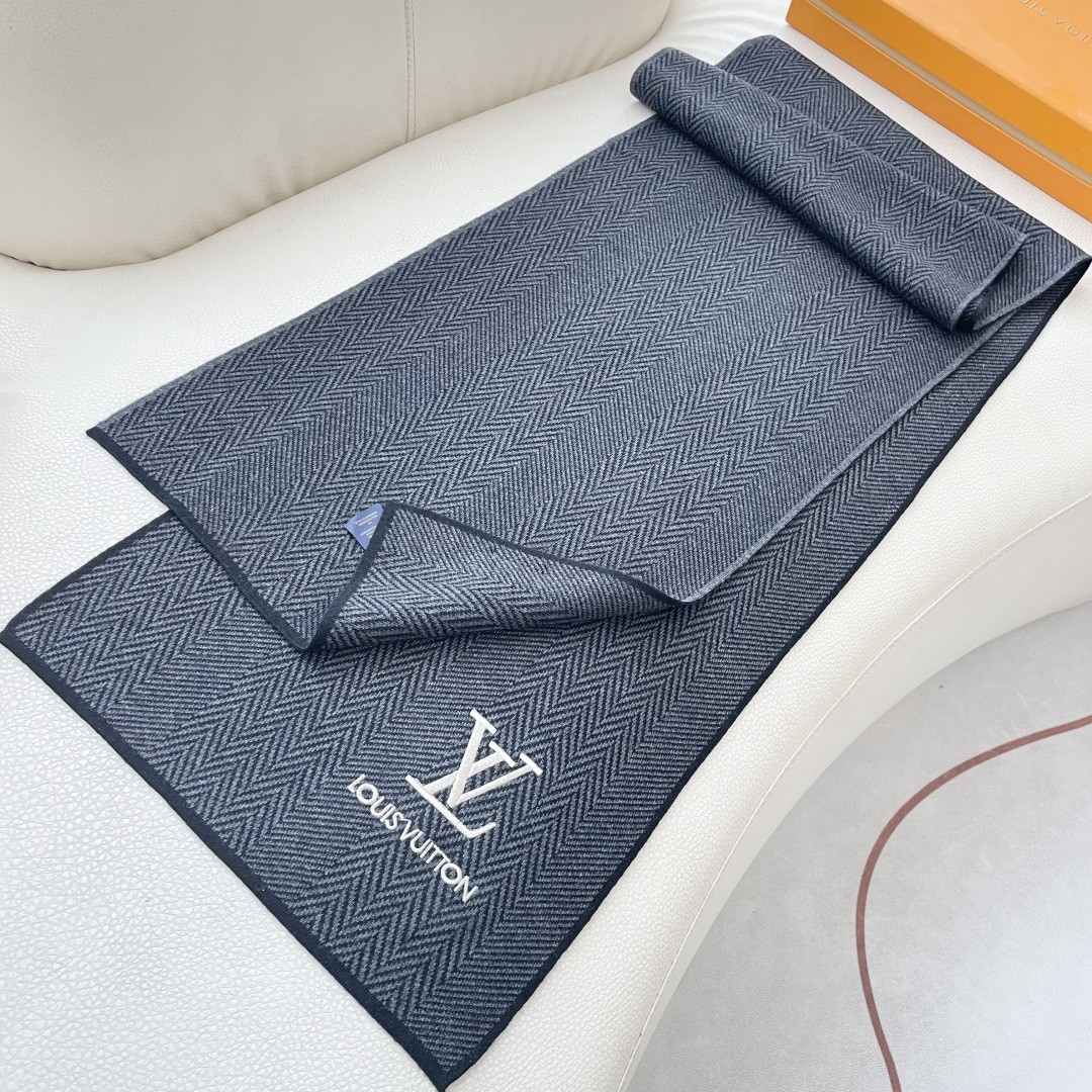 Louis Vuitton scarf 32x180cm 100% knitted cashmere