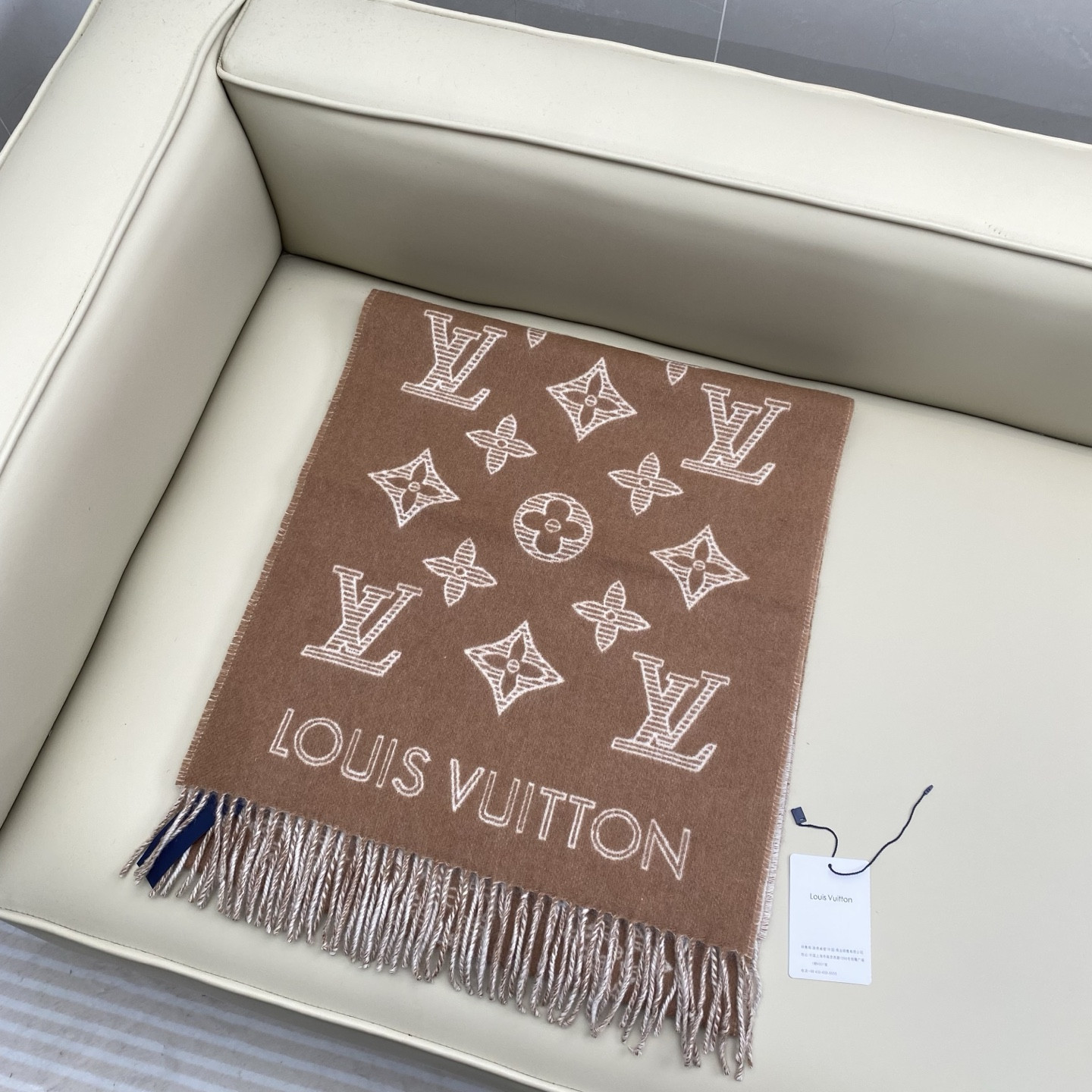 Louis Vuitton Monogram Shadow scarf 40x200cm