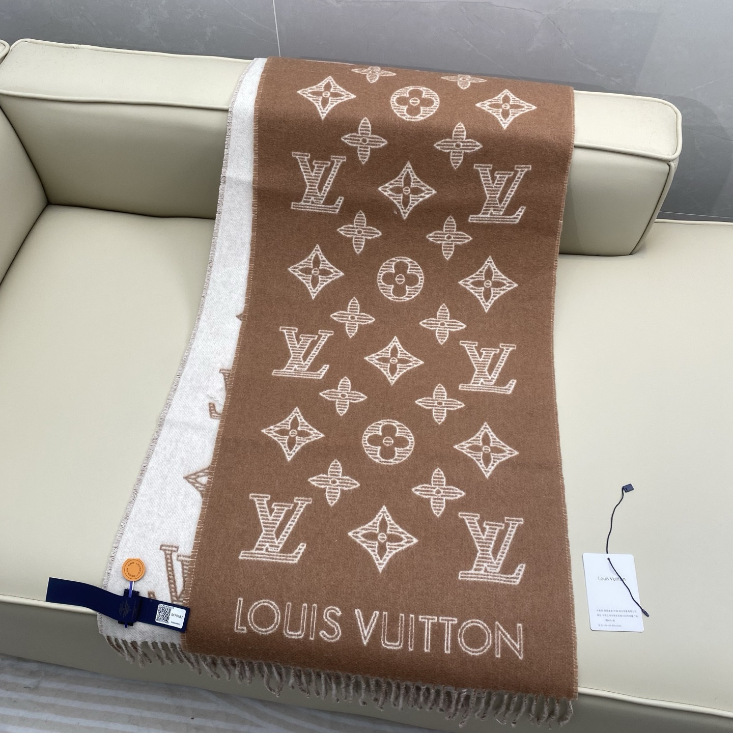 Louis Vuitton Monogram Shadow scarf 40x200cm